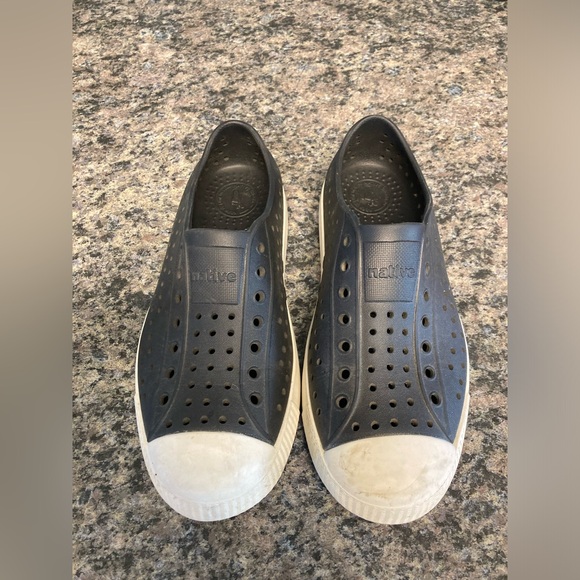 Natives. Youth, size 4 - Picture 1 of 2